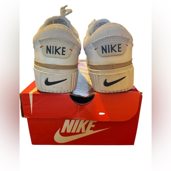 Nike White and Black Classic Sneakers - Picture 5 of 6